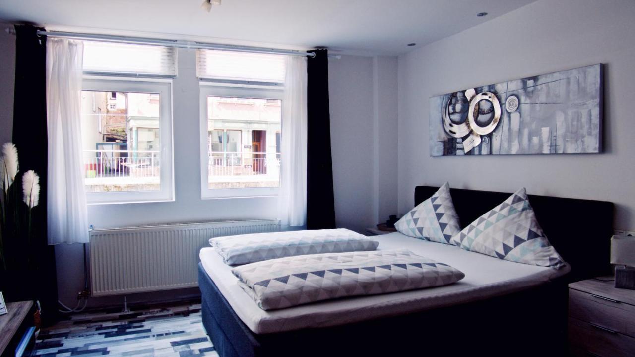 Moderne Wohnung Schwarzwald - In Bester Lage Direkt Am Fluss Bad Wildbad Esterno foto
