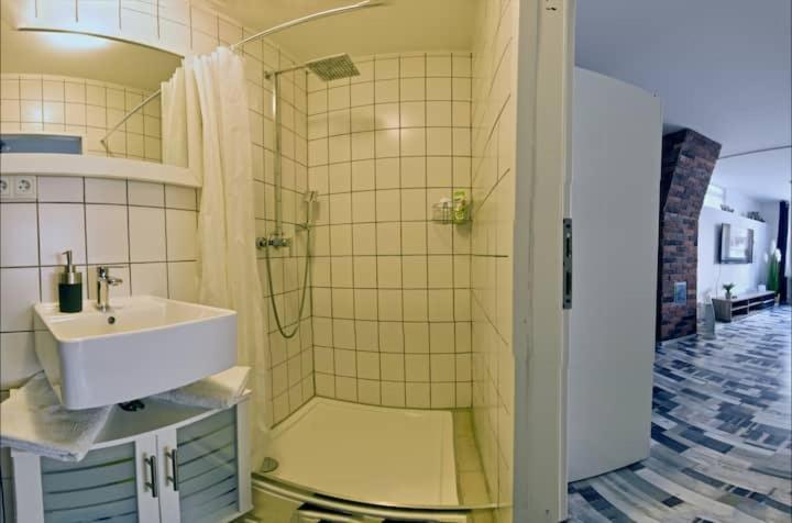 Moderne Wohnung Schwarzwald - In Bester Lage Direkt Am Fluss Bad Wildbad Esterno foto